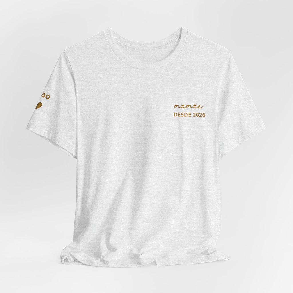 Camiseta Mamãe com Data Estampada no Peito e Nomes na Manga
