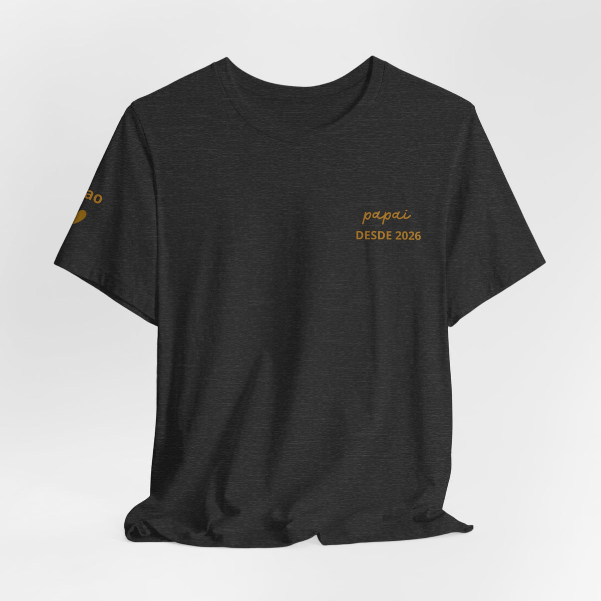Camiseta Papai com Data Estampada no Peito e Nomes na Manga